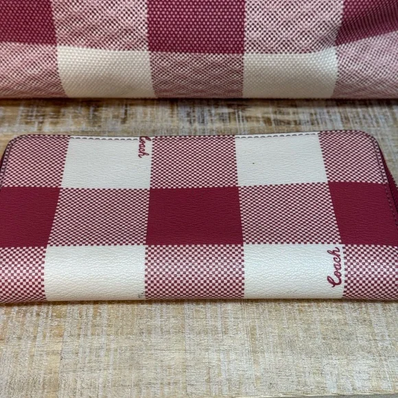 Coach Pink and White Plaid Tote Bag with matching Wallet - Picture 9 of 14
